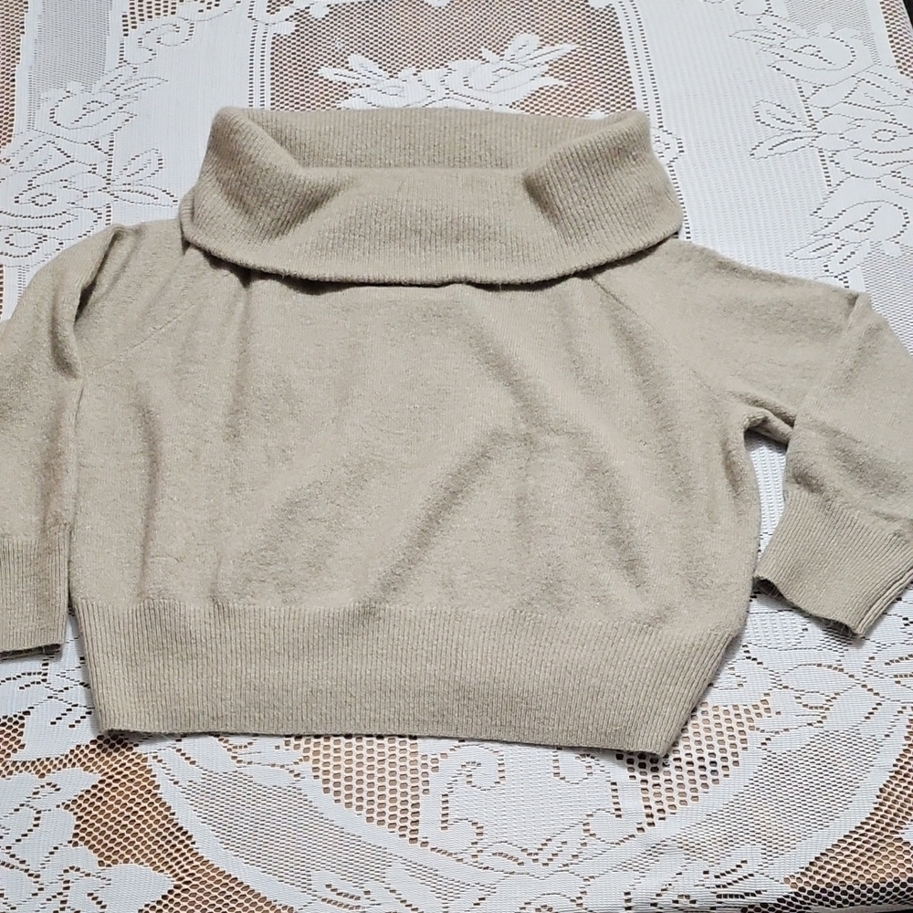 NWT H&M Tan Cowl Neck Sweater - Picture 3 of 10